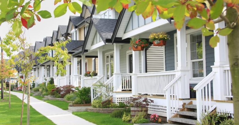 How to Write Minutes for an HOA meeting?